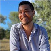 Pianiste et enseignant expérimenté – Cours bienveillants et conviviaux pour tous niveaux